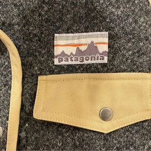 Patagonia canvas+fleece collared jacket. Fully lined + waist drawstring